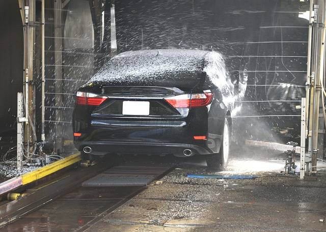 lavage voiture dans une station mousse